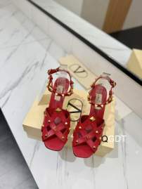 Picture of Valentino Shoes _SKUValentinosz35-40820265.5cmGDT0304